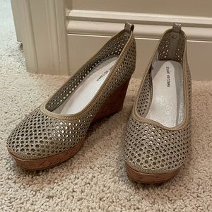 Stuart Weizman Girls Caye Lace Shoes Size 5